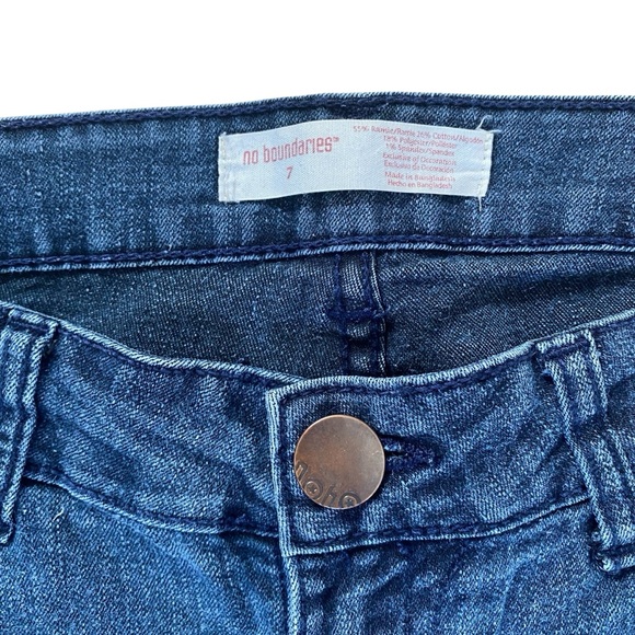 No Boundaries Low Rise Y2K Flare Boot Cut Jeans Juniors Size 7 - Picture 3 of 7